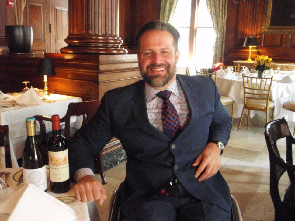 Yannick Benjamin, le sommelier en fauteuil, fondateur de Wine on Wheels