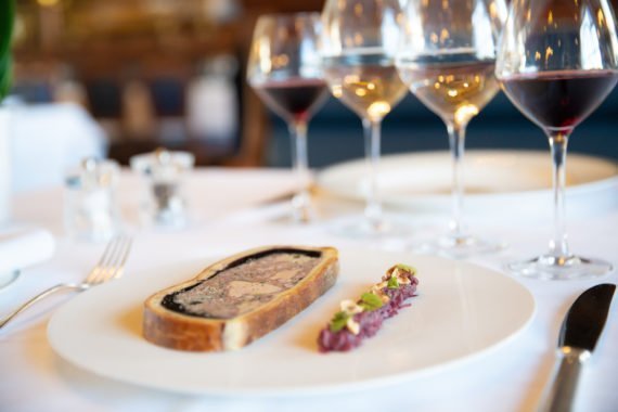 L’un des must du Train Bleu, le Pâté en croûte de gibier & foie gras