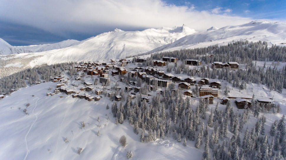 Avec la signature, en 1985, d’une convention entre Montvalezan, Séez et la Thuile La Rosière est devenu un domaine de ski international.