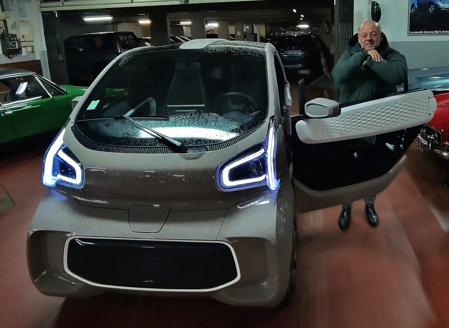 La Voiture Lectrique Yoyo Xev Est Une Jolie Bulle En Plastique Pour La Ville Singulars